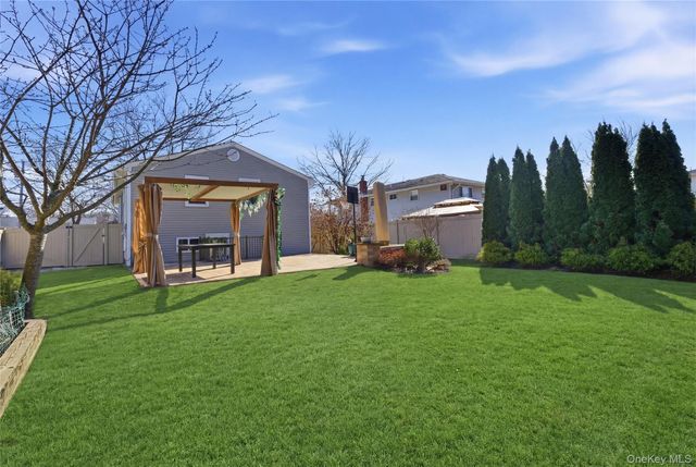 214 Ralph Avenue, Babylon, NY 11702