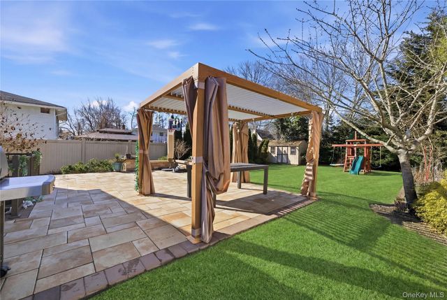 214 Ralph Avenue, Babylon, NY 11702