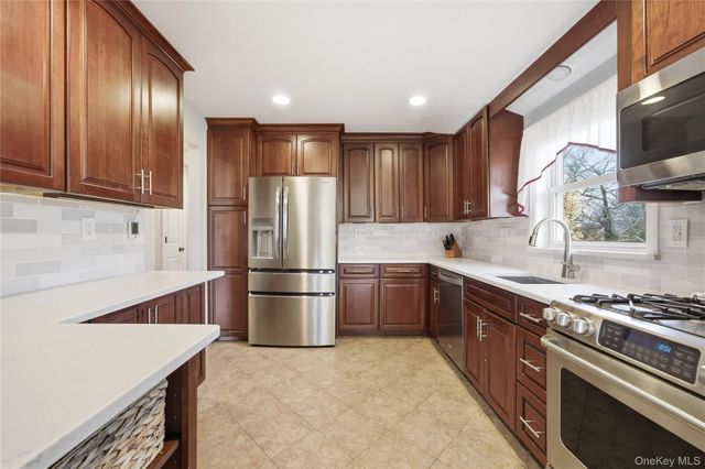 214 Ralph Avenue, Babylon, NY 11702