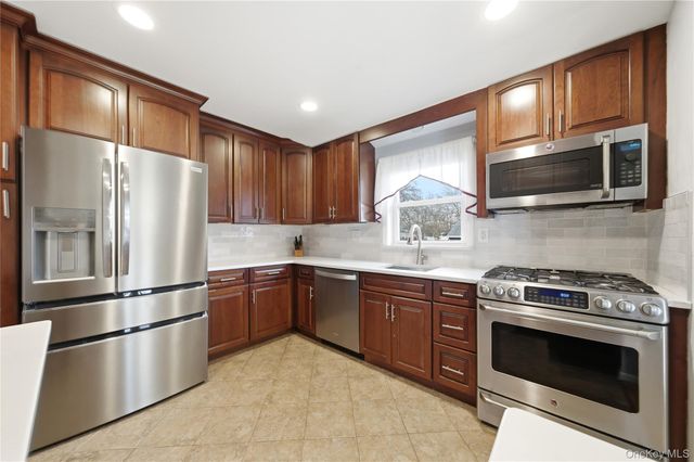 214 Ralph Avenue, Babylon, NY 11702