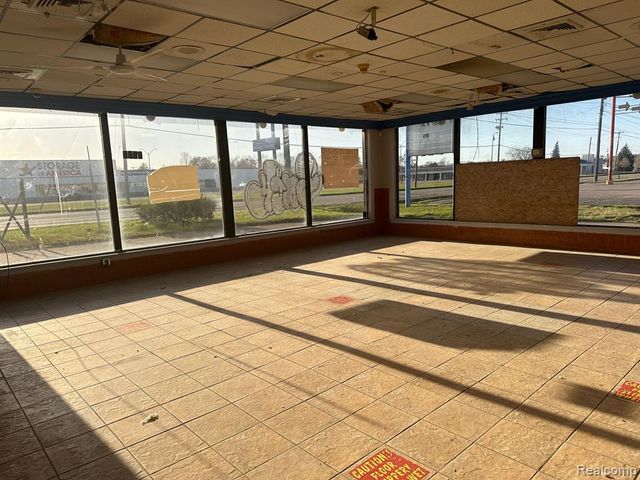 3095 S Dort Highway, Burton, MI 48529