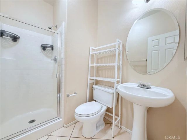 5793 Oakdale Ln, Fontana, CA 92336