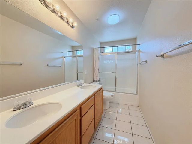 5793 Oakdale Ln, Fontana, CA 92336