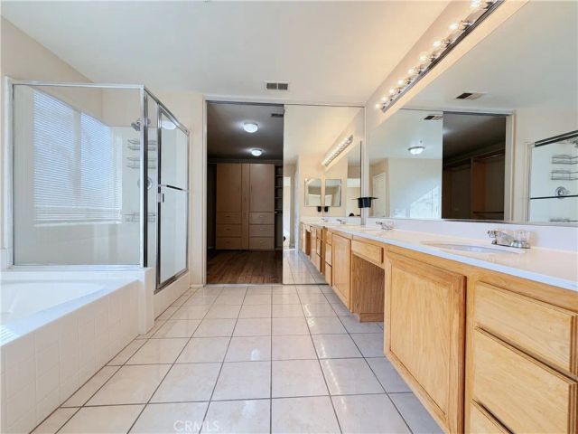 5793 Oakdale Ln, Fontana, CA 92336