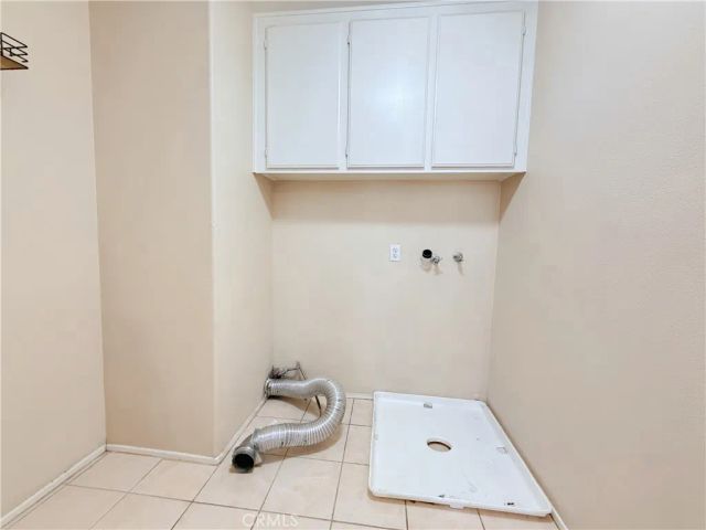 5793 Oakdale Ln, Fontana, CA 92336