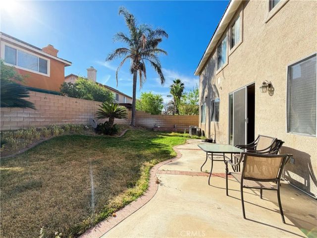 5793 Oakdale Ln, Fontana, CA 92336