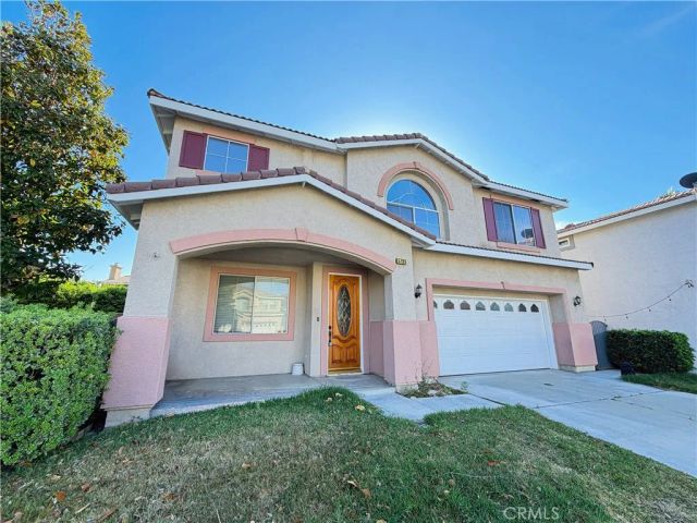 5793 Oakdale Ln, Fontana, CA 92336