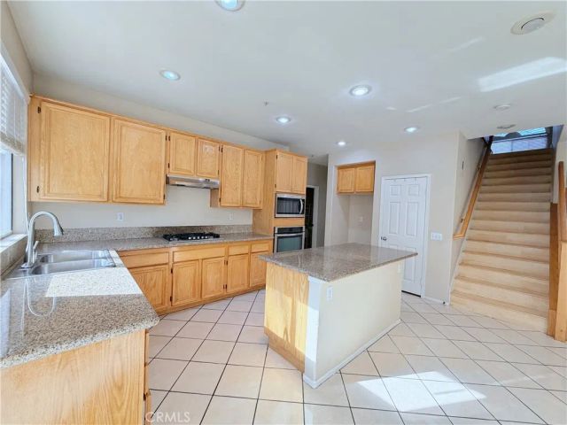 5793 Oakdale Ln, Fontana, CA 92336