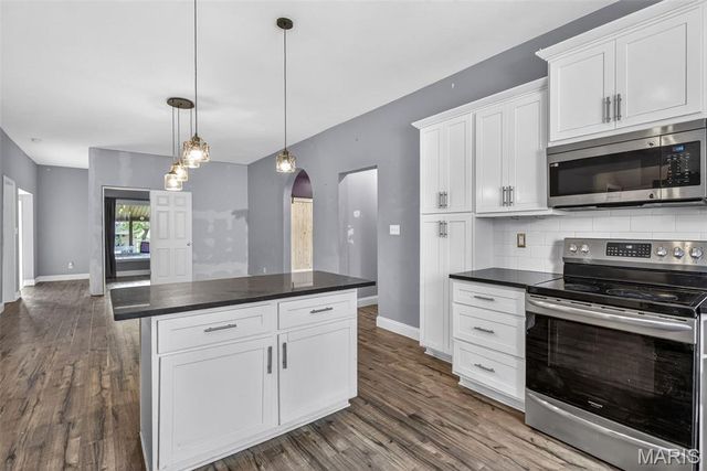 112 N White Oak Street, Desloge, MO 63601