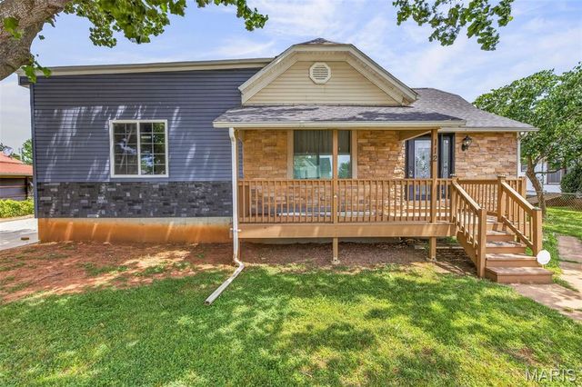 112 N White Oak Street, Desloge, MO 63601
