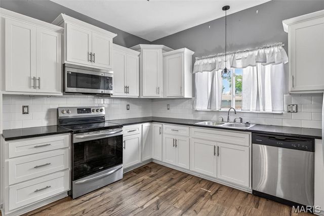 112 N White Oak Street, Desloge, MO 63601