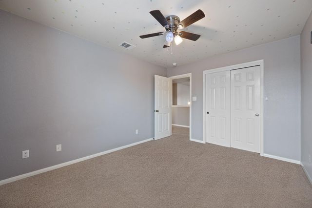 304 Gainer DR, Hutto, TX 78634