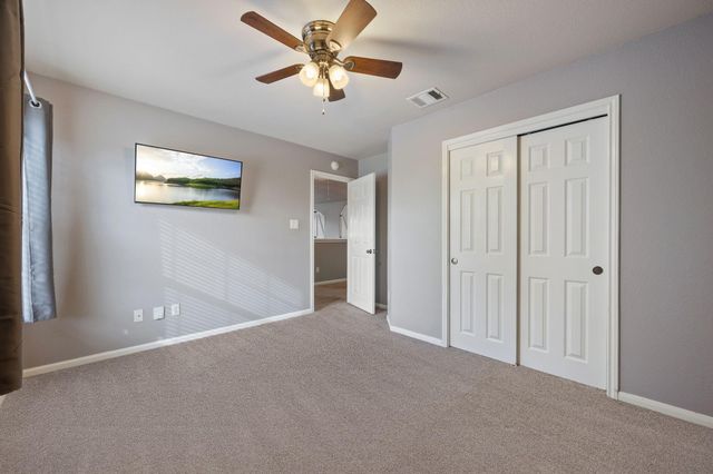 304 Gainer DR, Hutto, TX 78634