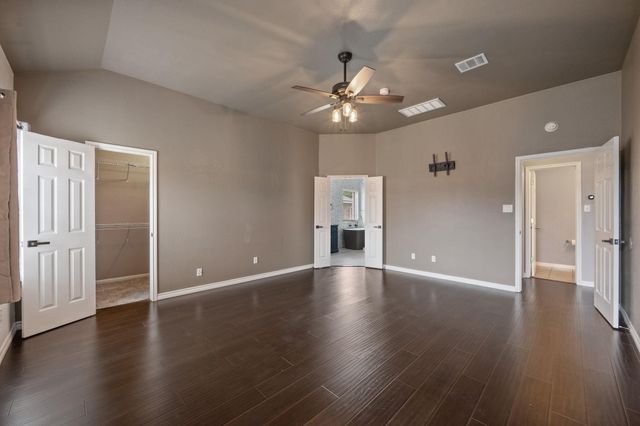 304 Gainer DR, Hutto, TX 78634