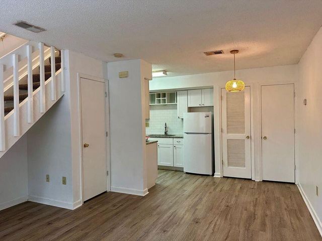 2494 Etiwan Avenue B9, Charleston, SC 29414