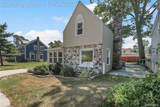 3051 Elmwood Drive, Fort Gratiot Charter Township, MI 48059