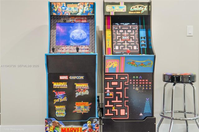 1035 NW 48th St -, Miami, FL 33127