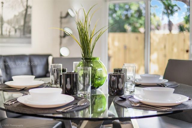 1035 NW 48th St -, Miami, FL 33127