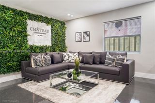 1035 NW 48th St -, Miami, FL 33127