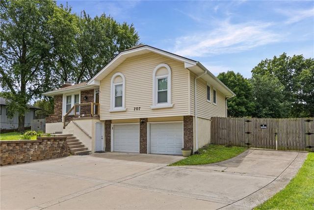 707 NE 115th Terrace, Kansas City, MO 64155
