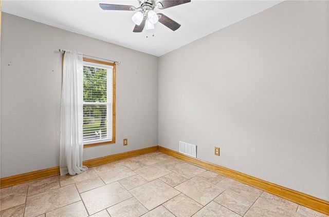707 NE 115th Terrace, Kansas City, MO 64155