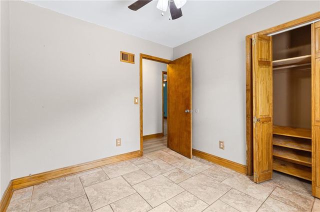 707 NE 115th Terrace, Kansas City, MO 64155