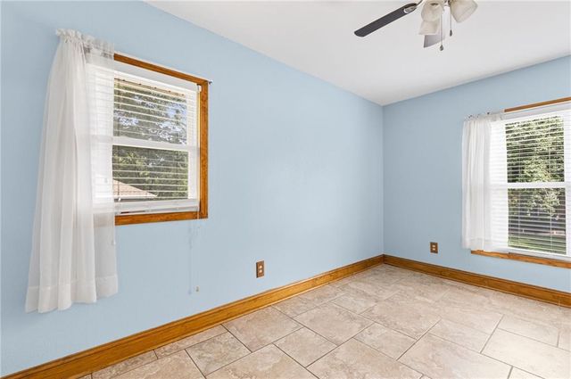 707 NE 115th Terrace, Kansas City, MO 64155