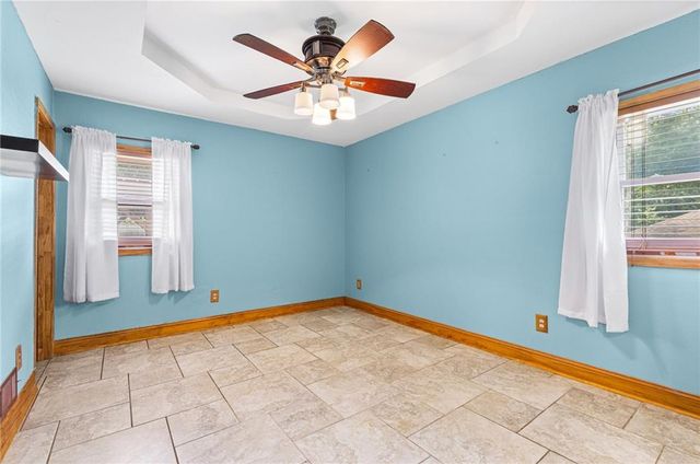 707 NE 115th Terrace, Kansas City, MO 64155
