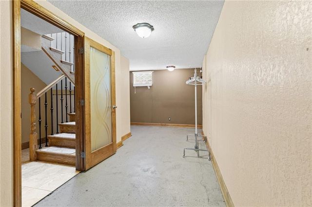 707 NE 115th Terrace, Kansas City, MO 64155