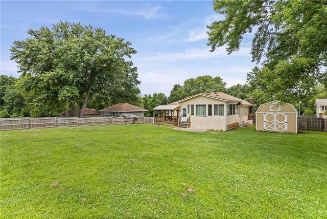 707 NE 115th Terrace, Kansas City, MO 64155