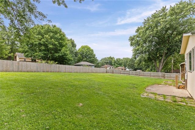 707 NE 115th Terrace, Kansas City, MO 64155