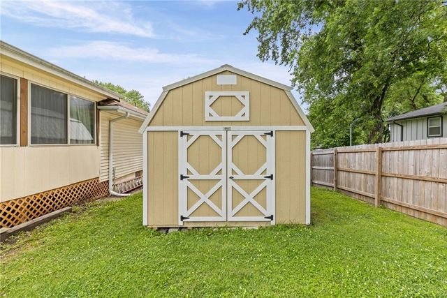 707 NE 115th Terrace, Kansas City, MO 64155