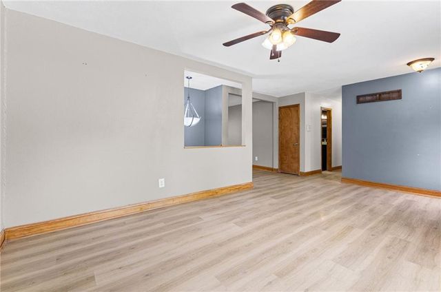 707 NE 115th Terrace, Kansas City, MO 64155