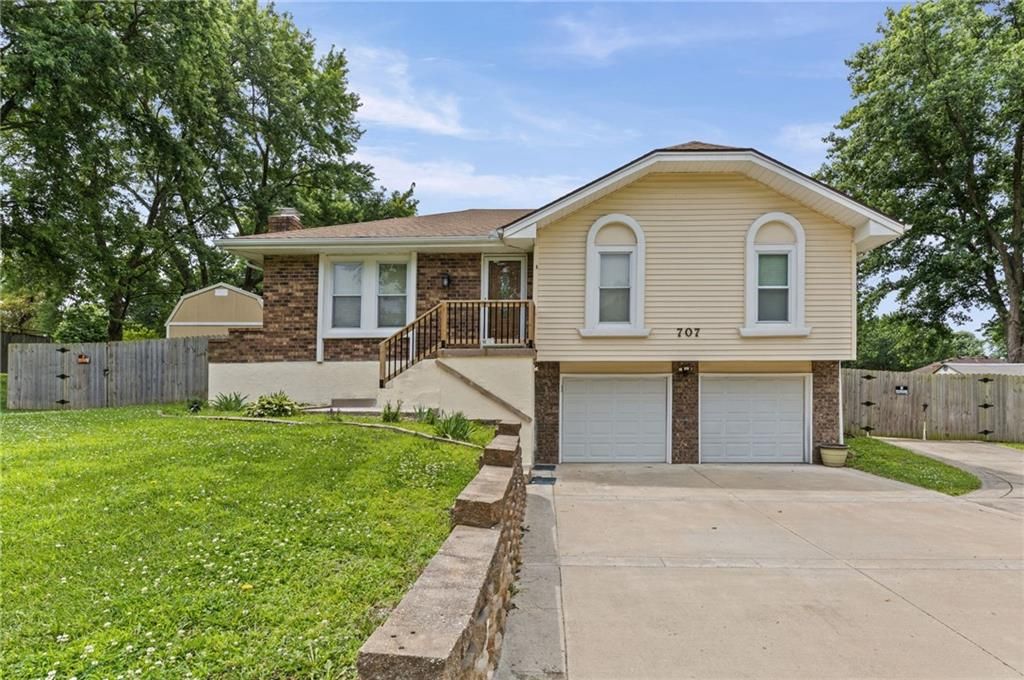 707 NE 115th Terrace, Kansas City, MO 64155