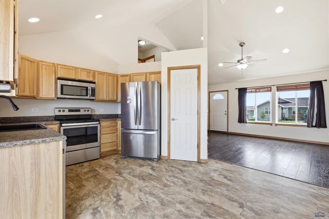 757 OLD CAVALRY RD, Rapid City, SD 57719