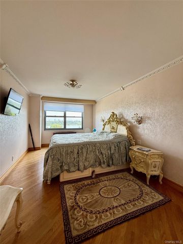 61-20 Grand Central Parkway C 905, Forest Hills, NY 11375