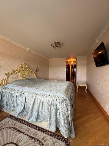 61-20 Grand Central Parkway C 905, Forest Hills, NY 11375