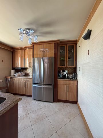 61-20 Grand Central Parkway C 905, Forest Hills, NY 11375