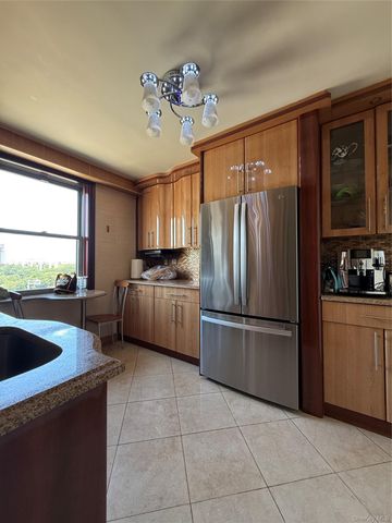 61-20 Grand Central Parkway C 905, Forest Hills, NY 11375