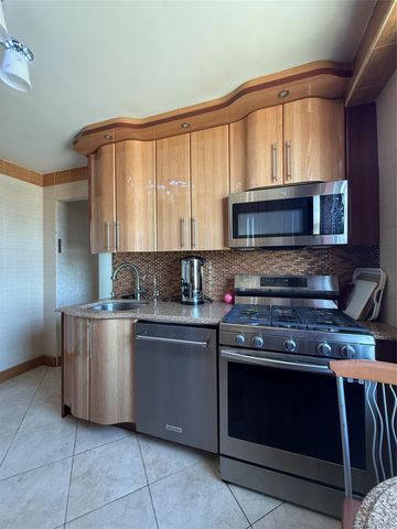 61-20 Grand Central Parkway C 905, Forest Hills, NY 11375
