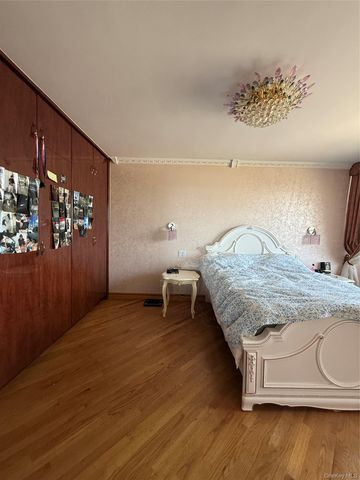 61-20 Grand Central Parkway C 905, Forest Hills, NY 11375