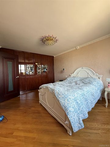 61-20 Grand Central Parkway C 905, Forest Hills, NY 11375