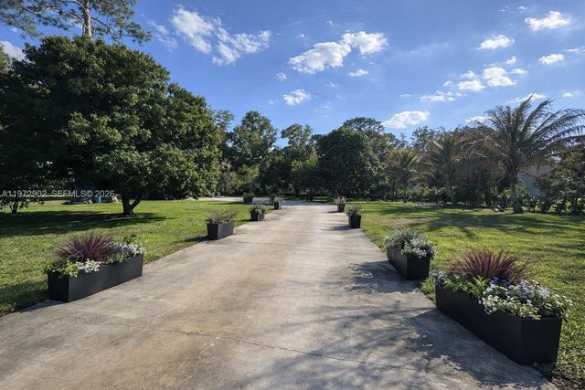 16932 W Calder Dr, West Palm Beach, FL 33470