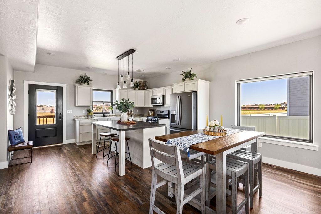 Image 12 of property listing at 2003 Meriwether Court, Great Falls, MT 59405