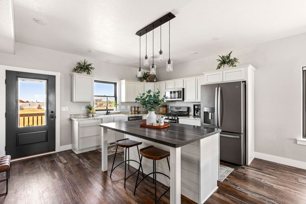 Image 14 of property listing at 2003 Meriwether Court, Great Falls, MT 59405