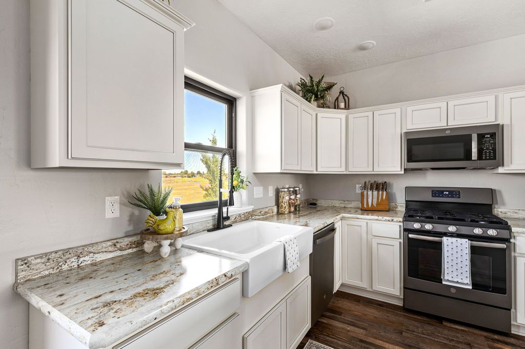 Image 16 of property listing at 2003 Meriwether Court, Great Falls, MT 59405