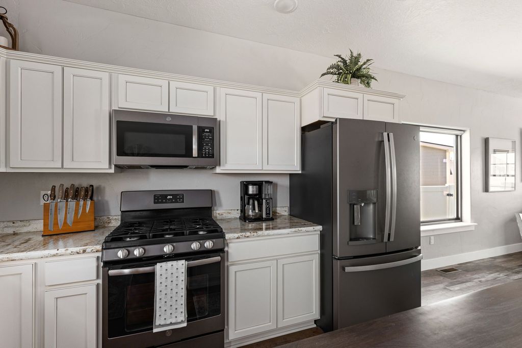 Image 19 of property listing at 2003 Meriwether Court, Great Falls, MT 59405