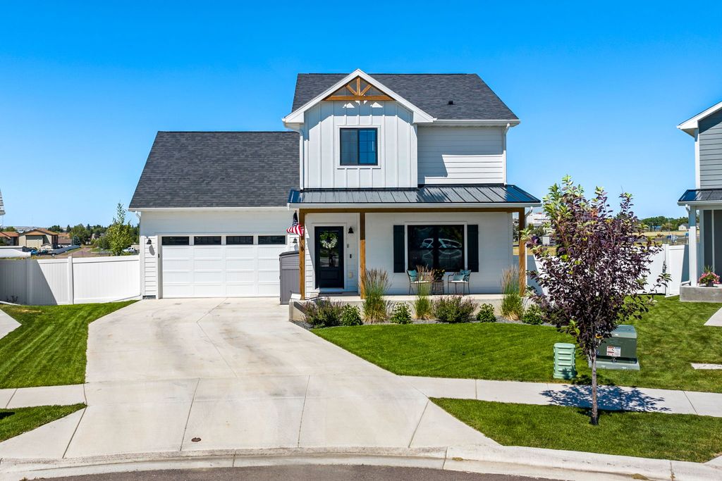 Image 3 of property listing at 2003 Meriwether Court, Great Falls, MT 59405