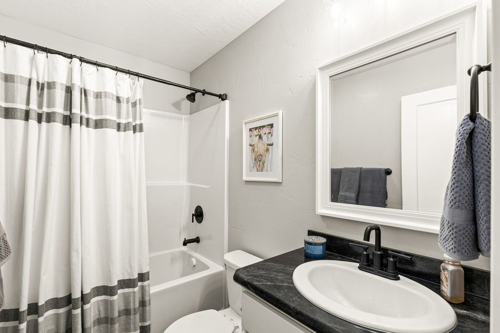 Image 33 of property listing at 2003 Meriwether Court, Great Falls, MT 59405
