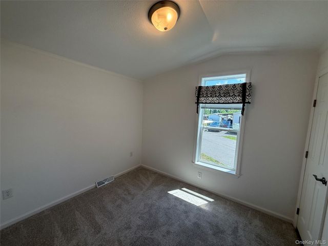 412 4TH Avenue, Middletown, NY 10940